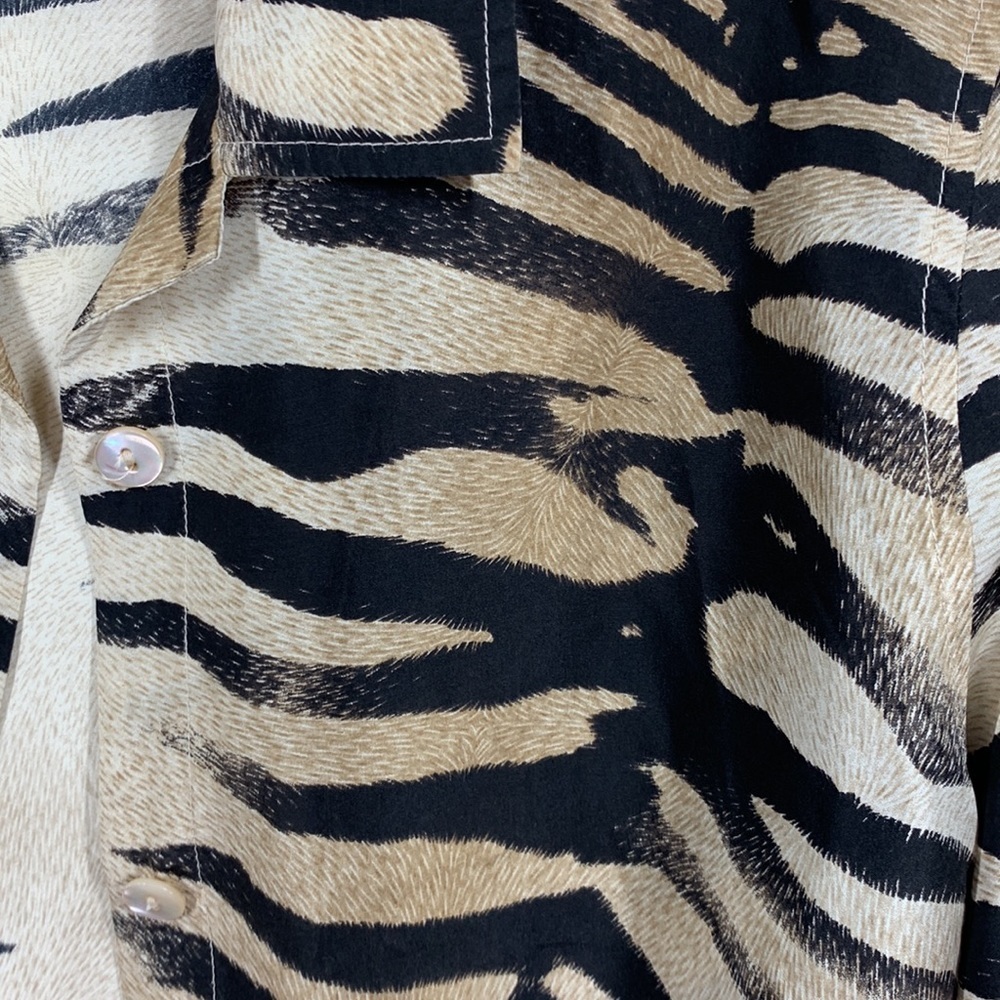 Vintage Diane Heman 100% Silk Tiger Graphic Button Down Shirt, L - Picture 4 of 5